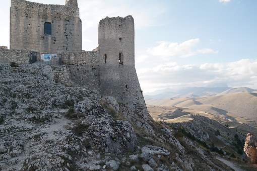 rocca calascio abruzzo