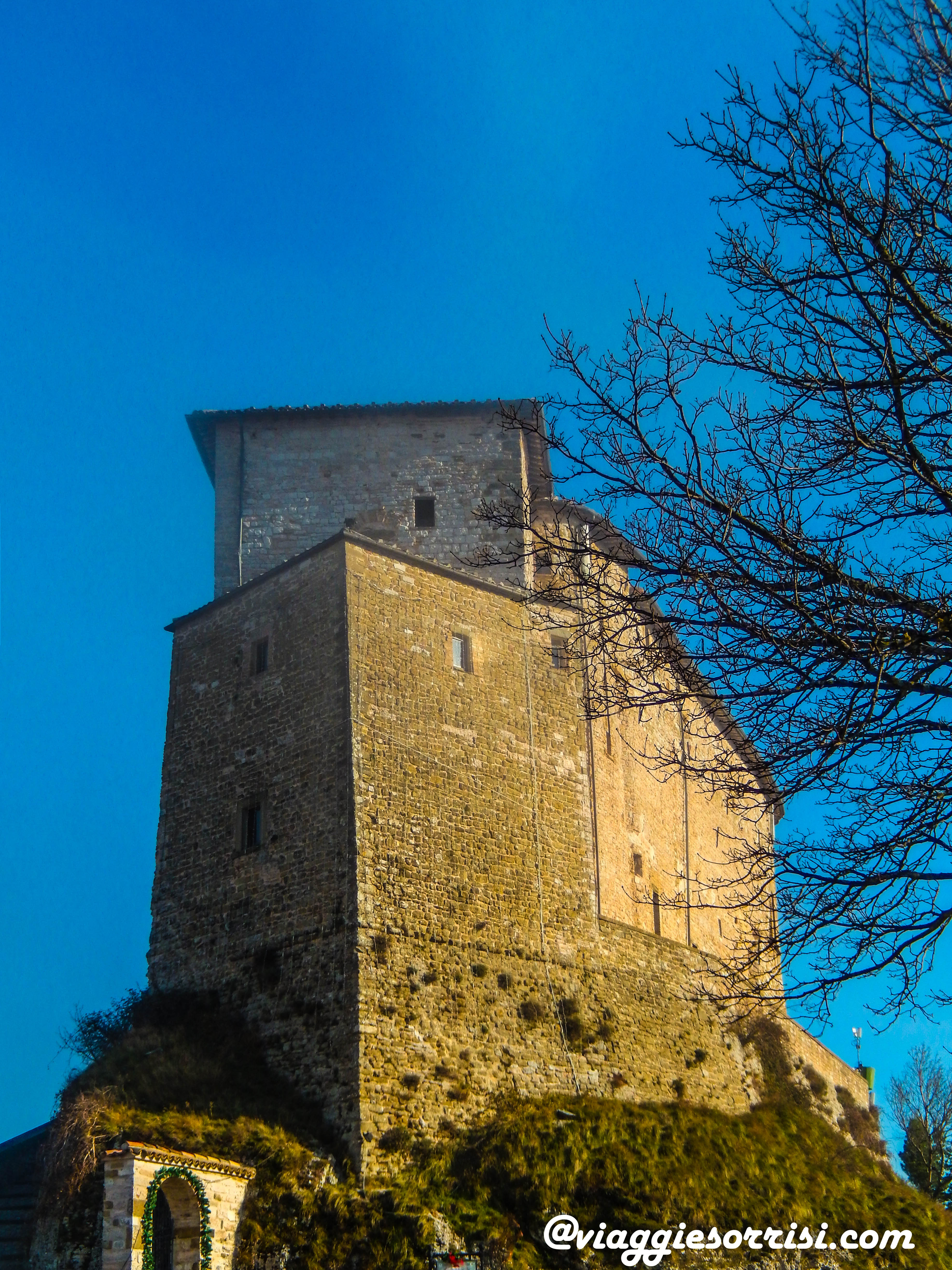 Il castello di Frontone