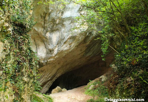 valle scappuccia a genga