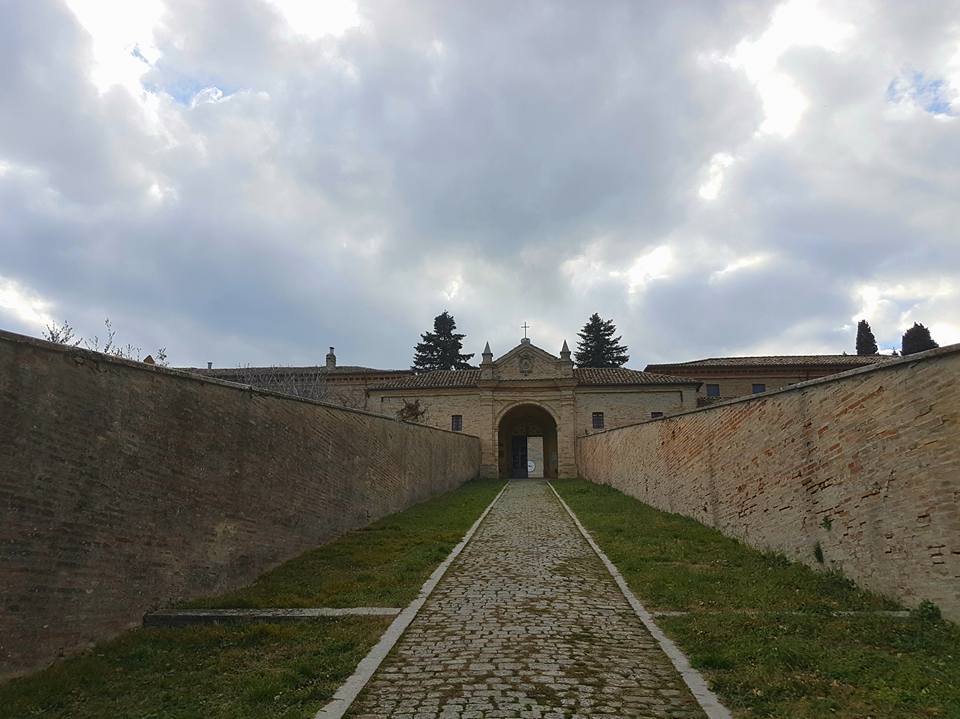 ingresso all'eremo di monte giove fano
