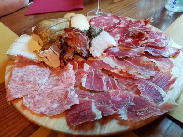 al travato salumi e formaggi