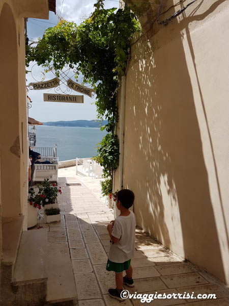 piazzetta petrone vieste