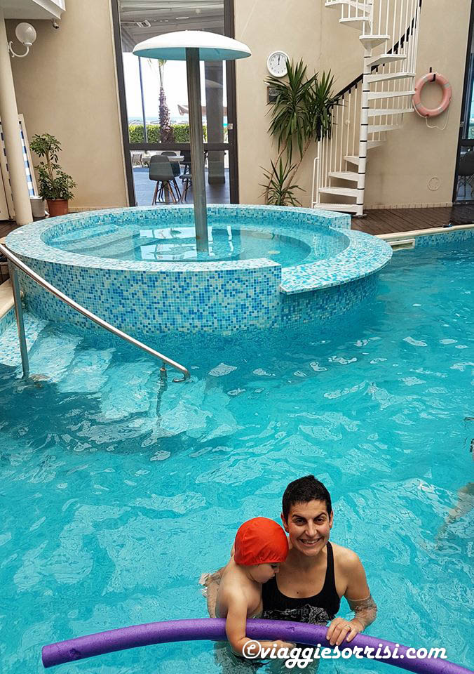 piscina hotel agostini bellaria