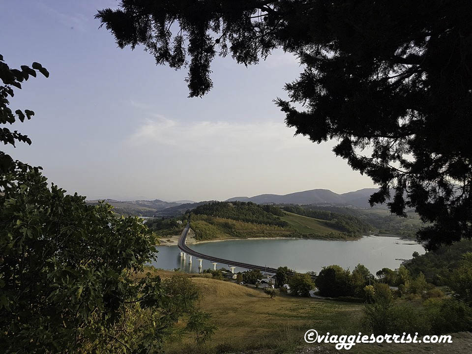 lago castreccioni