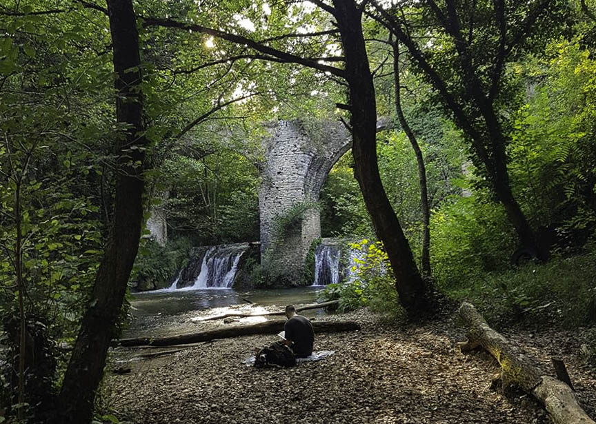 ponte romano cingoli da lontano