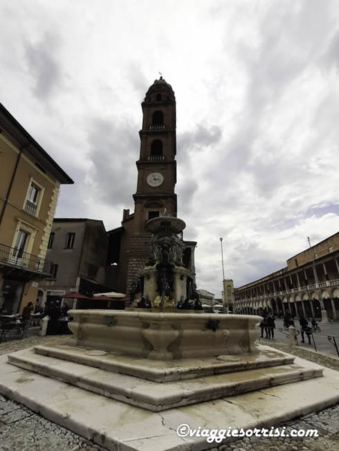 fontana faenza piazza popolo