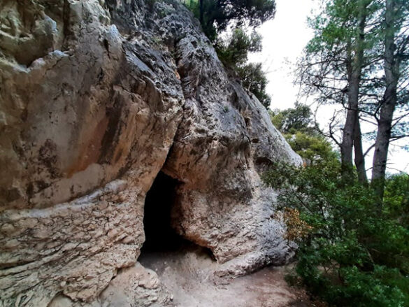 grotta del mortarolo monte conero