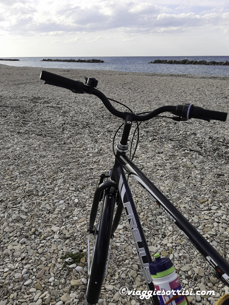 mare falconara percorso ciclabile chiaravalle rocca priora