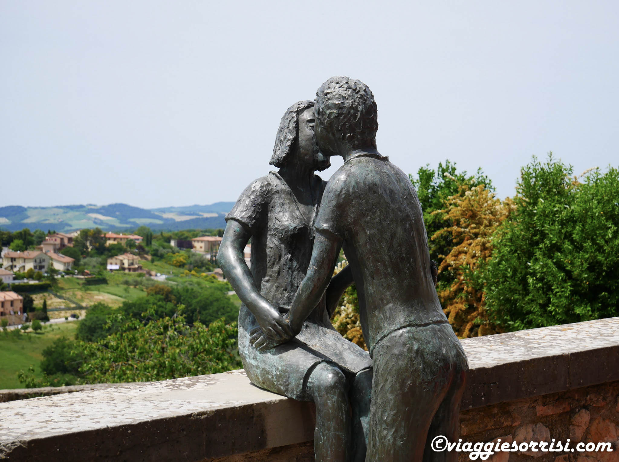 casole d'elsa scultura innamorati