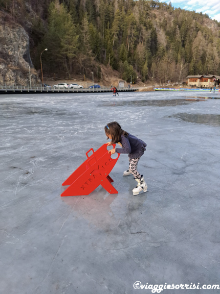 bambini al lago smeraldo