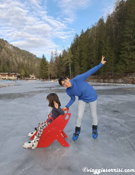 pattinaggio sul ghiaccio lago smeraldo