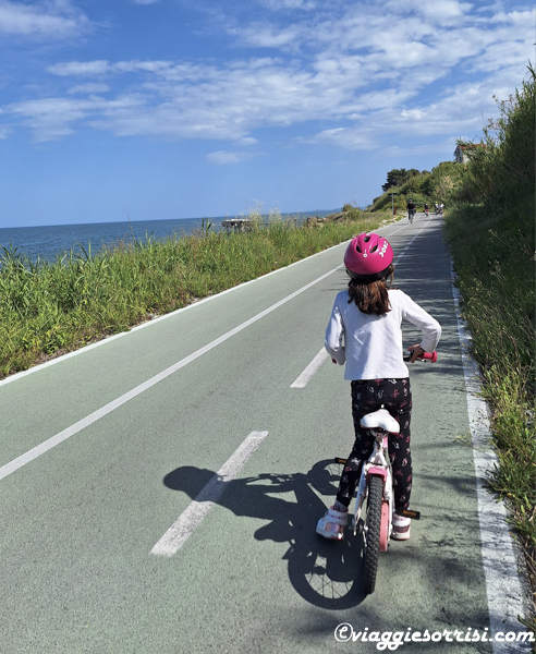 via verde dei trabocchi in bici con bambini