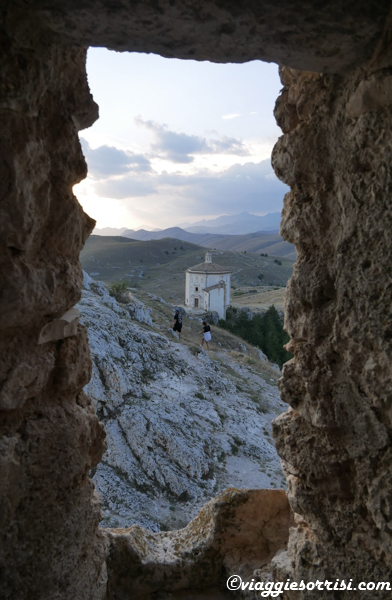 rocca calascio vista sul battistero