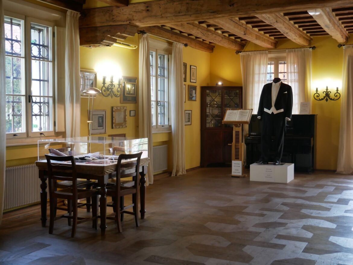 casa museo luciano pavarotti ingresso